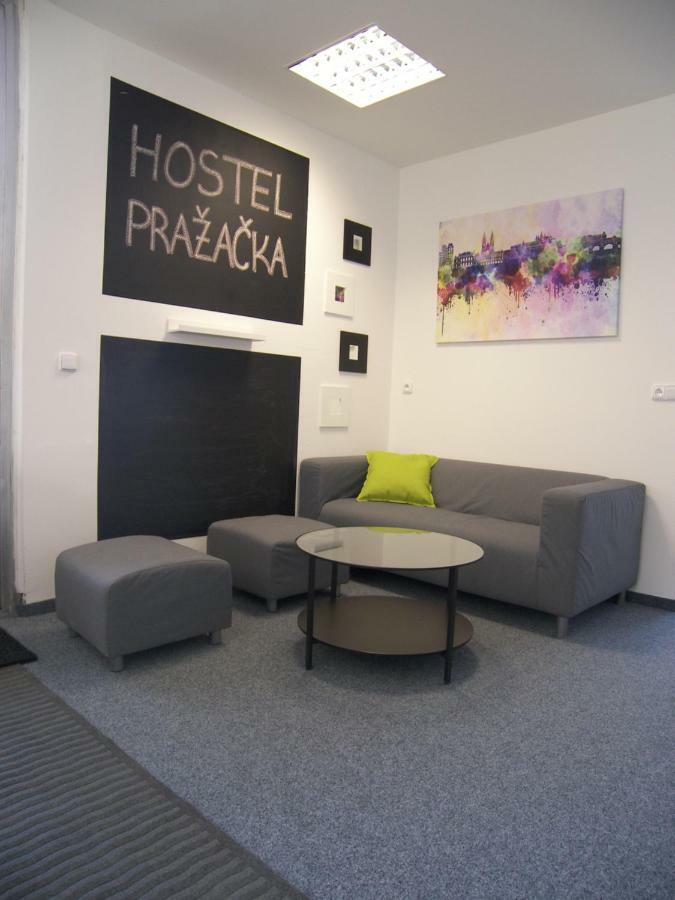 Hostel Prazacka Praga Exterior foto